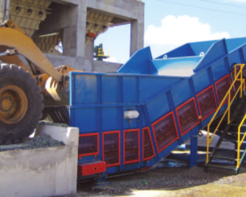 Mobiln&iacute; povrchov&yacute; podavač materi&aacute;lu